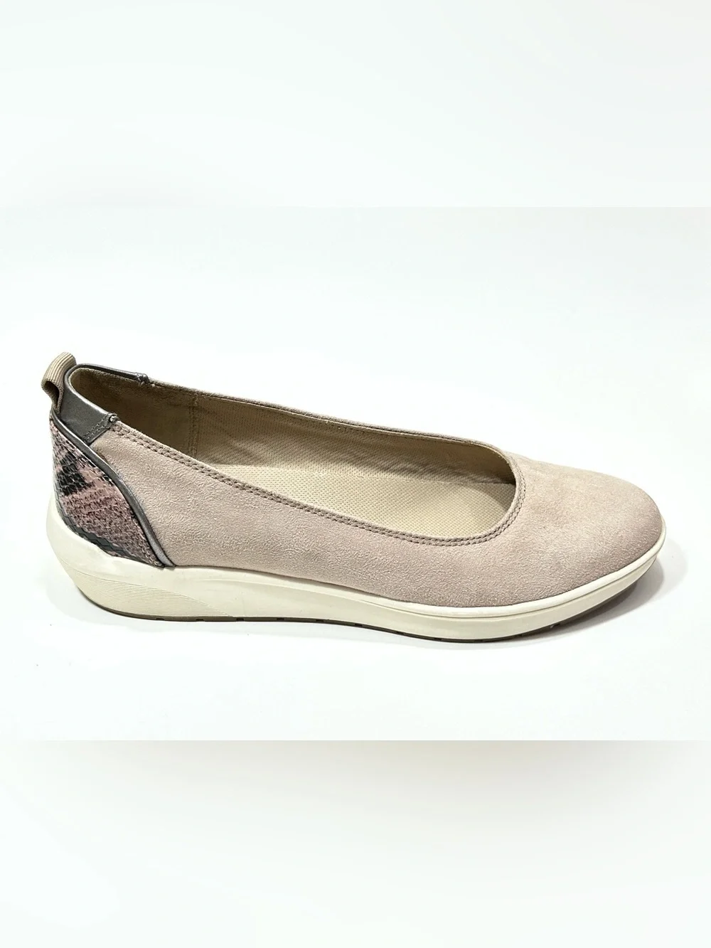 Naturalizer Harris Women’s Size 8.5 M US Shoes Synthetic Beige Comfort Flats